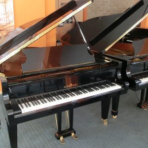 SCHIMMEL - Flügel Modell 174,               Schwarz poliert