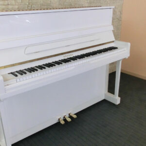 Foto HOHNER Klavier Modell HP 120 seitlich