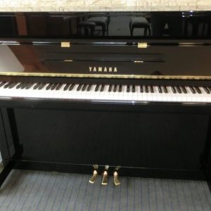 YAMAHA - Klavier, Modell B2