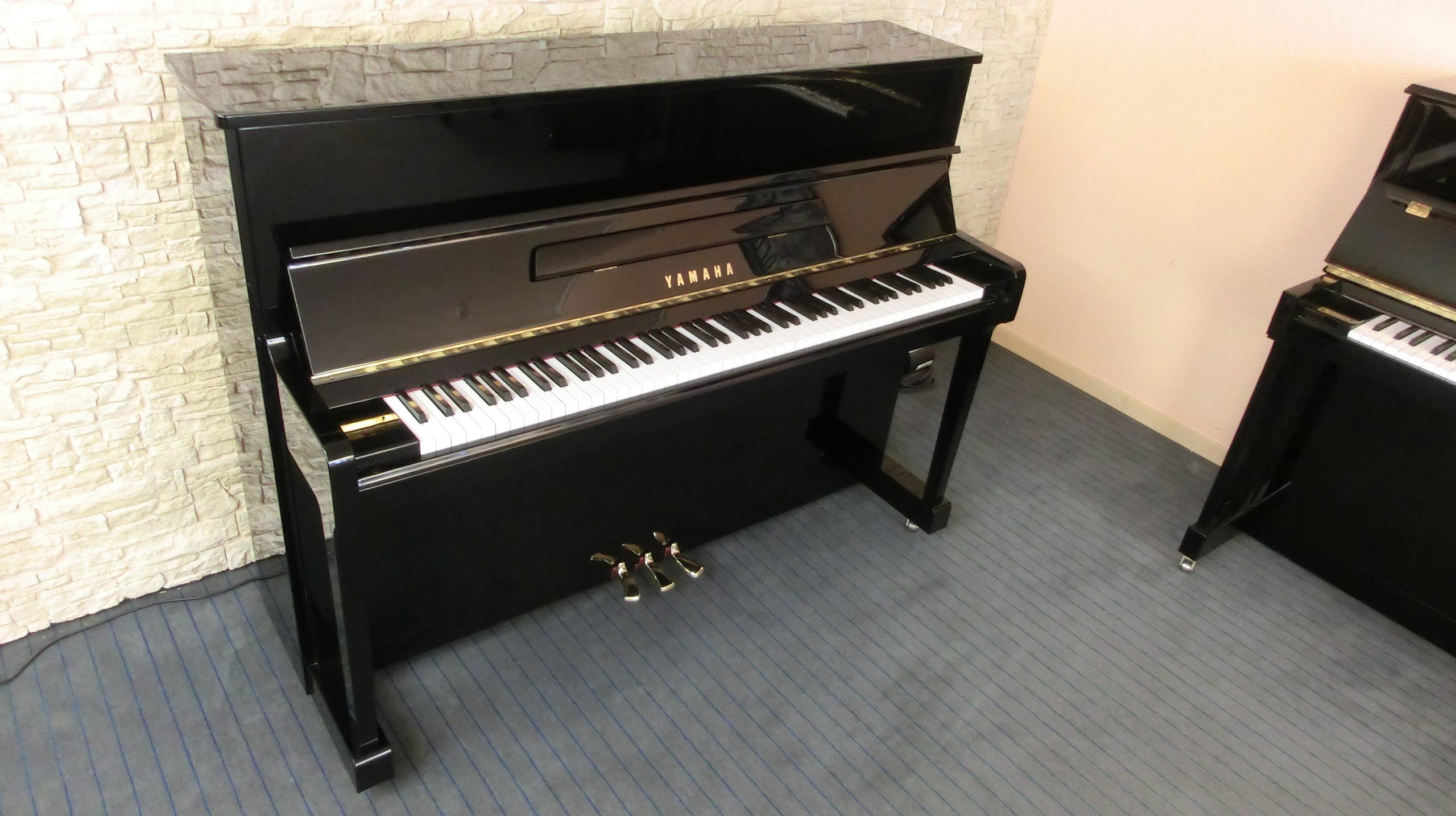 YAMAHA – Klavier, Modell P116T