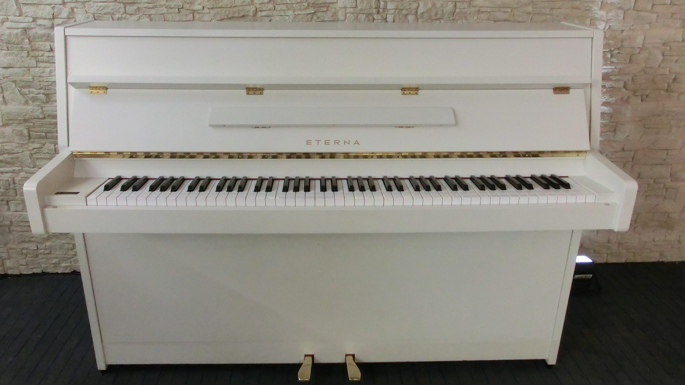 YAMAHA – ETERNA Klavier, Modell ER10