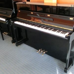 YAMAHA – Klavier, Modell M110T