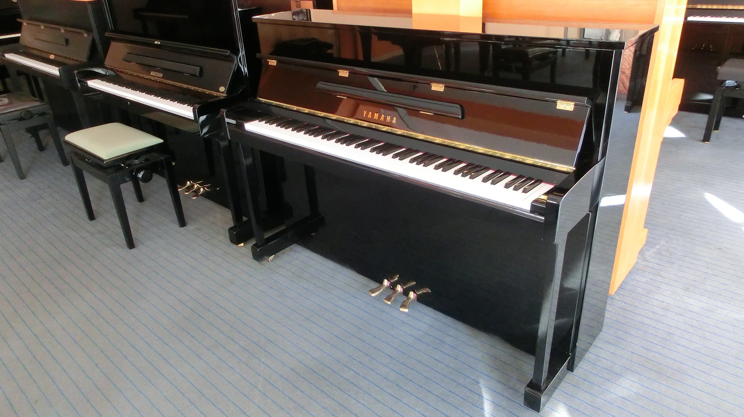 YAMAHA – Klavier, Modell M110T