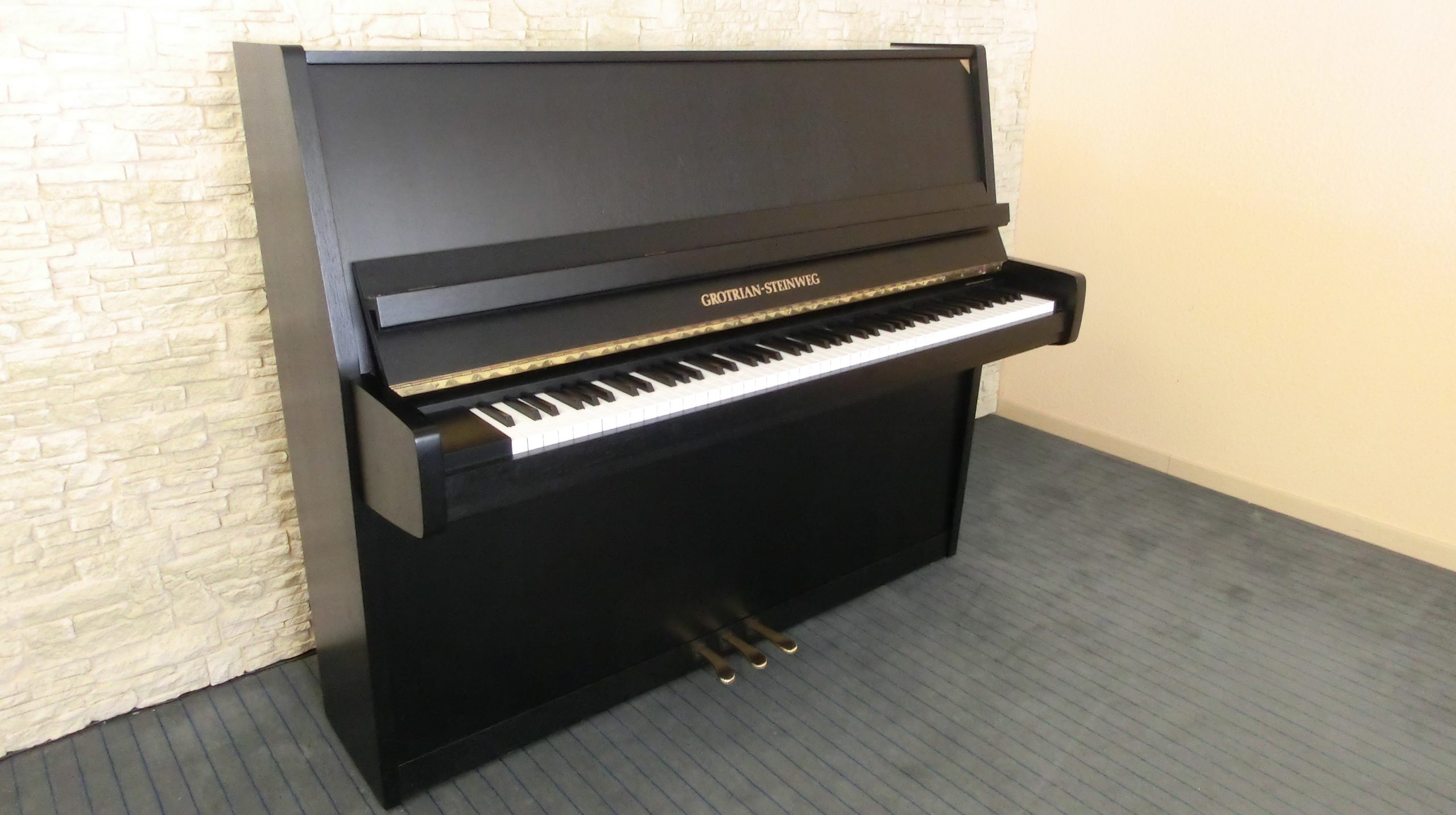 GROTRIAN-STEINWEG Klavier, Modell 122 M, Sostenuto
