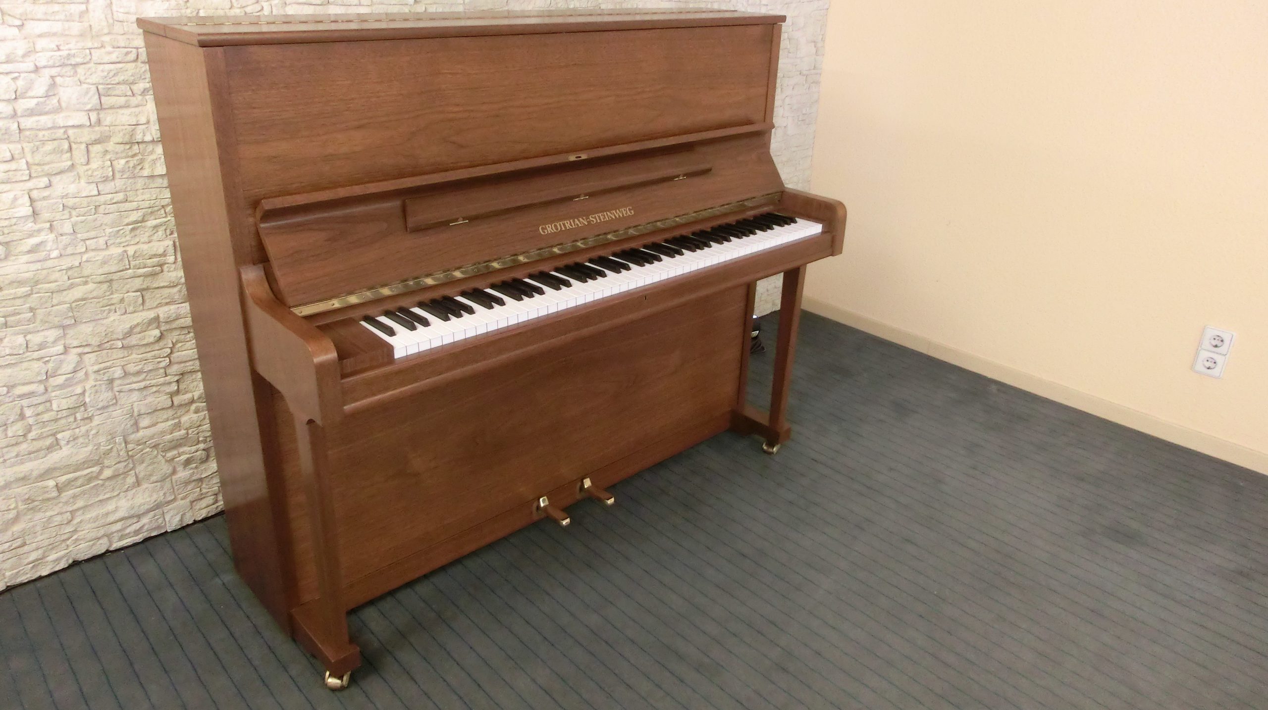 GROTRIAN-STEINWEG Klavier, Modell 122 V
