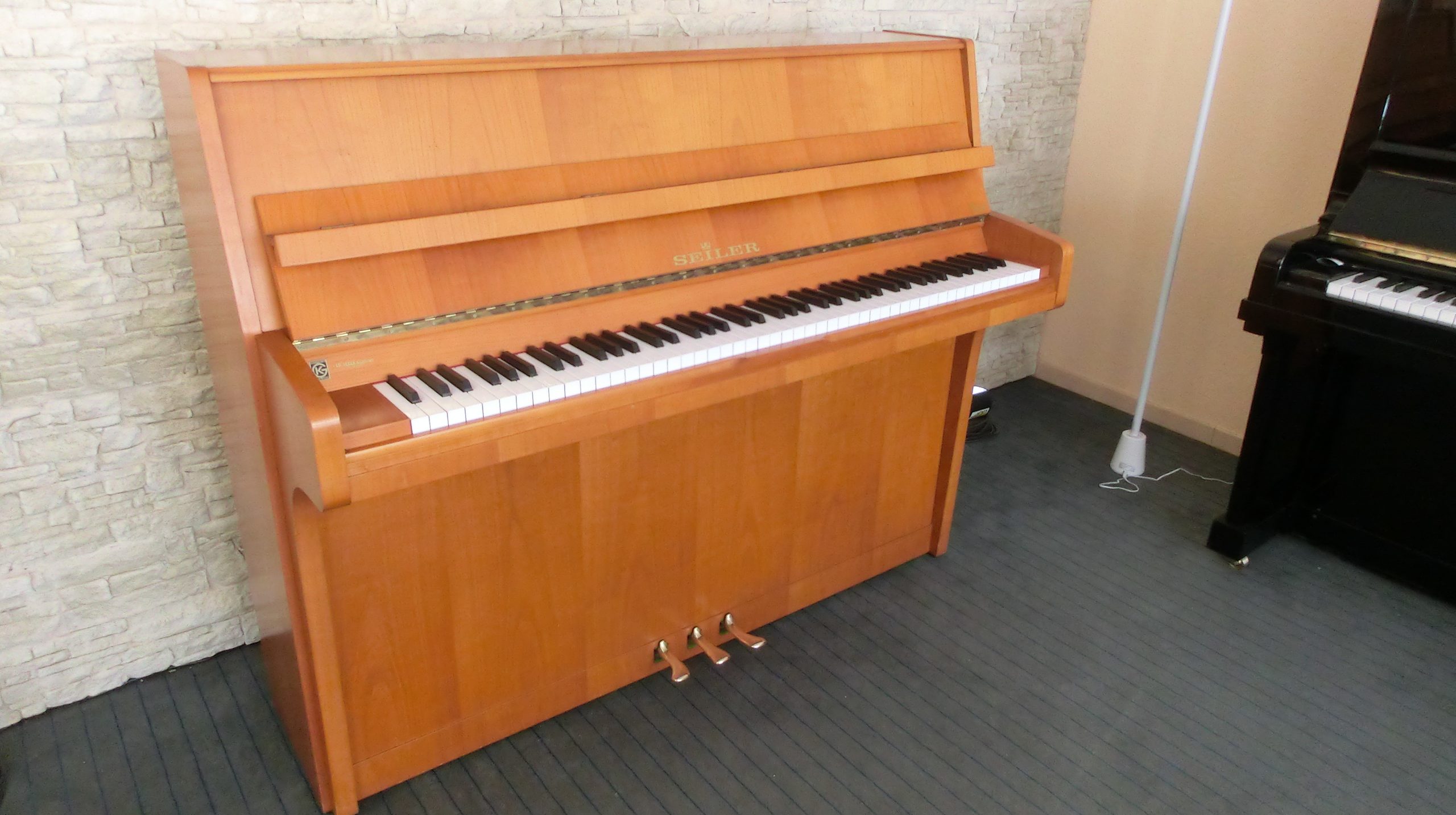 SEILER – Klavier, Modell 114