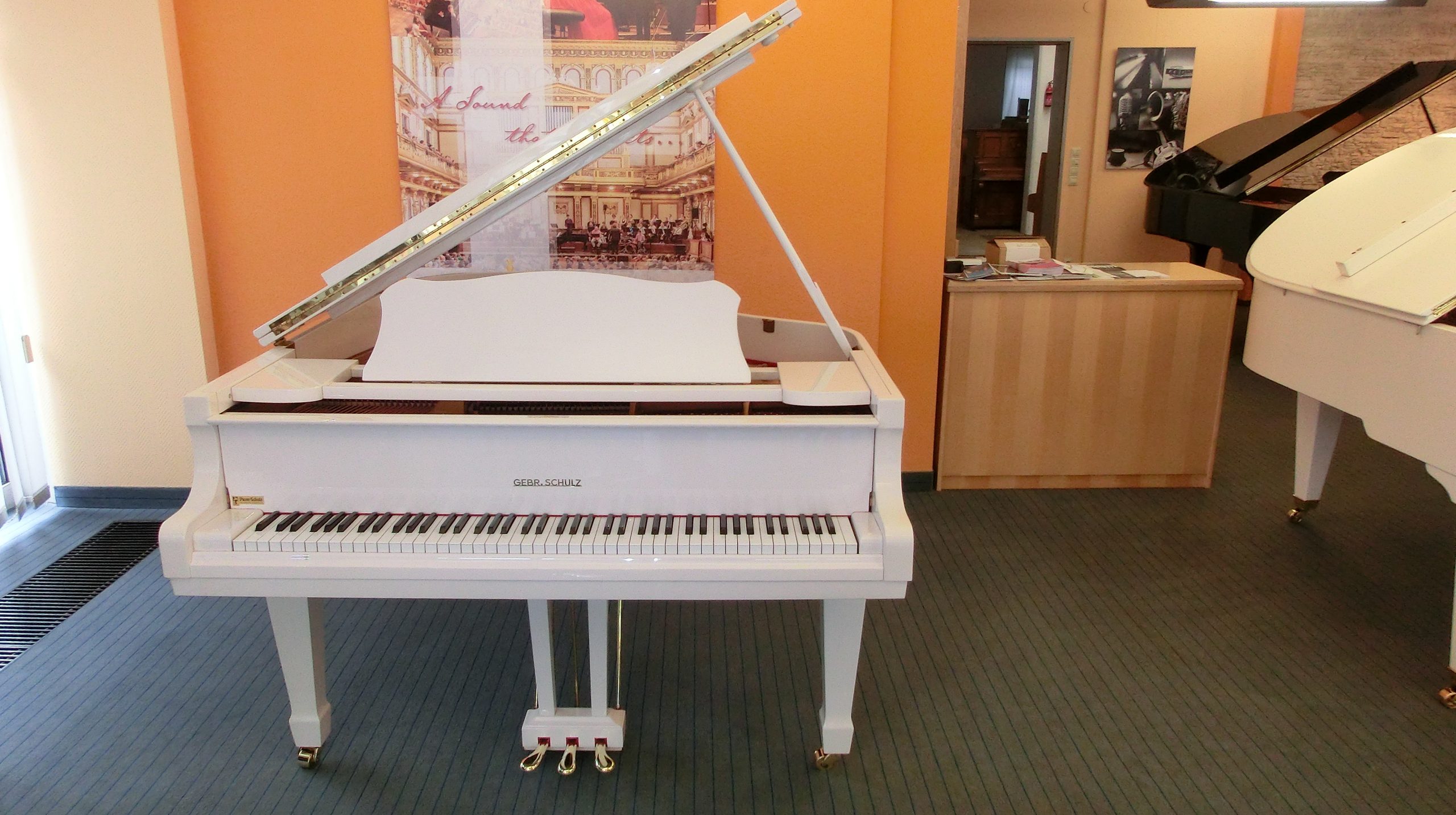GEBR. SCHULZ – Flügel, Modell 185, Weiss poliert